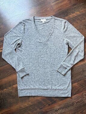 Lucky Brand Women's V-Neck Sweater in heathered gray - Size S